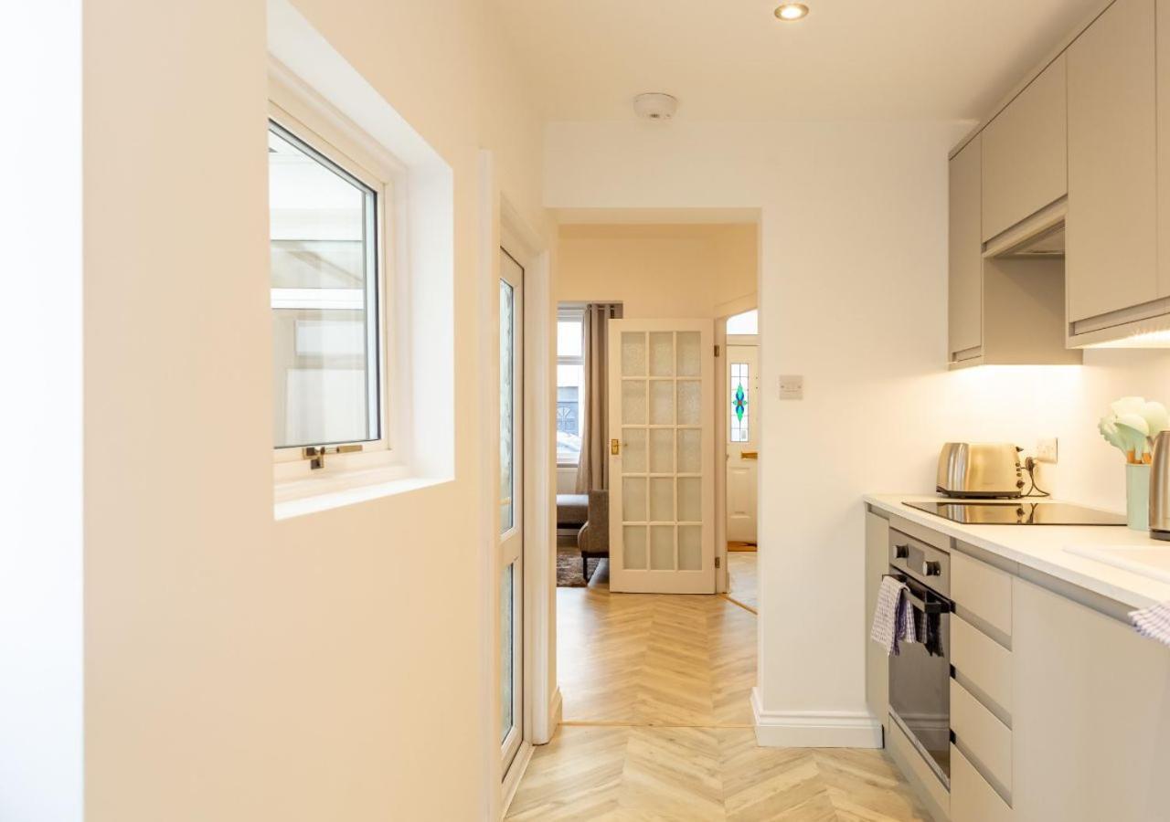 Bright & Airy 2bd - 10 Mins Walk To Chelt Centre! Hébergement de vacances
